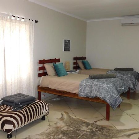 Отель Meteorite Rest Camp Grootfontein Экстерьер фото