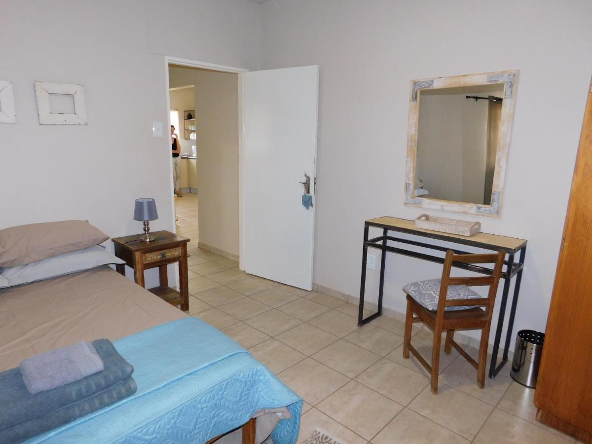 Отель Meteorite Rest Camp Grootfontein Экстерьер фото