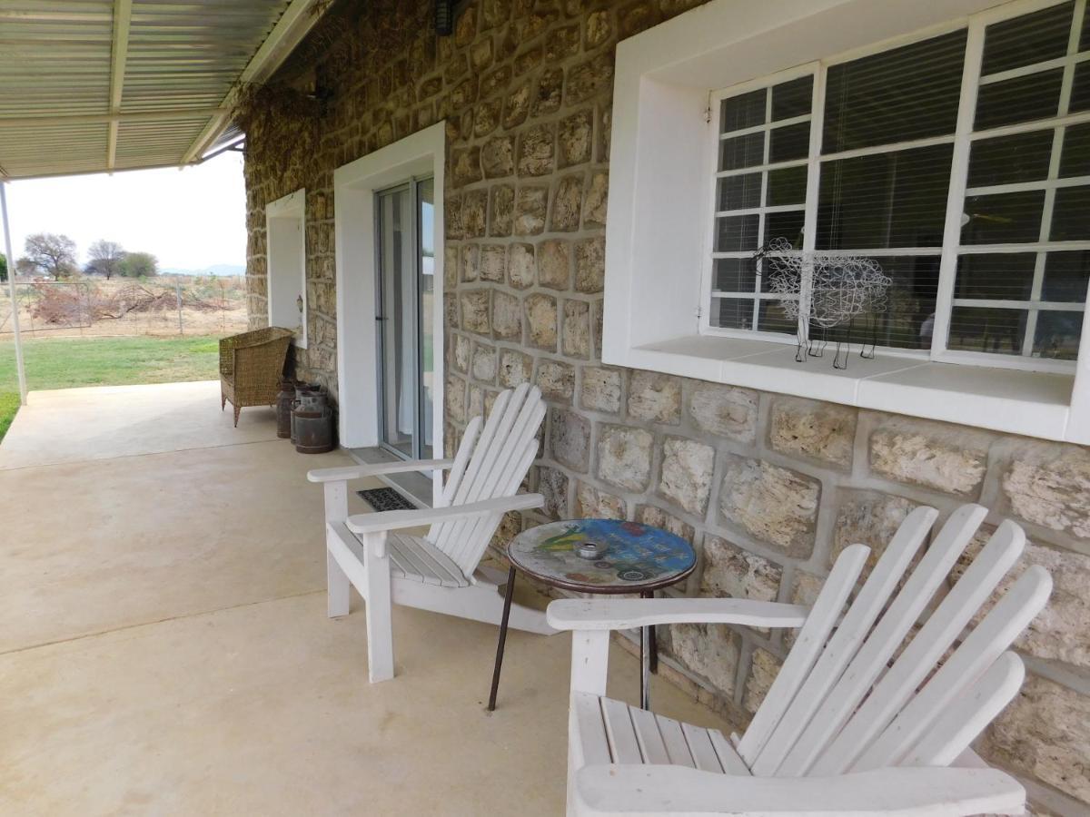 Отель Meteorite Rest Camp Grootfontein Экстерьер фото