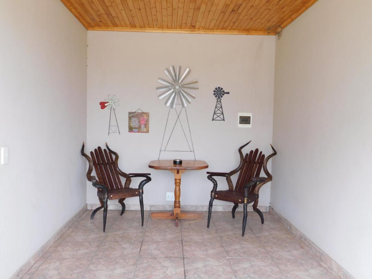 Отель Meteorite Rest Camp Grootfontein Экстерьер фото