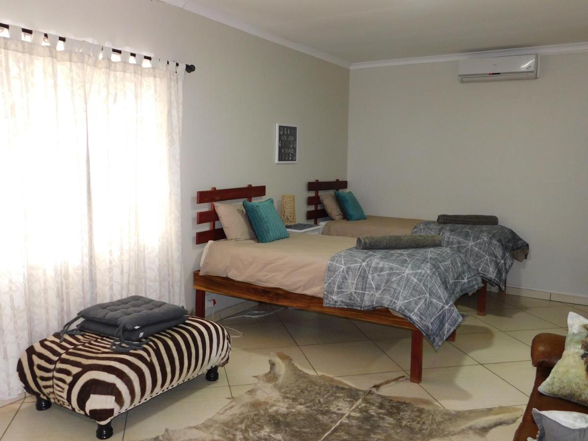 Отель Meteorite Rest Camp Grootfontein Экстерьер фото