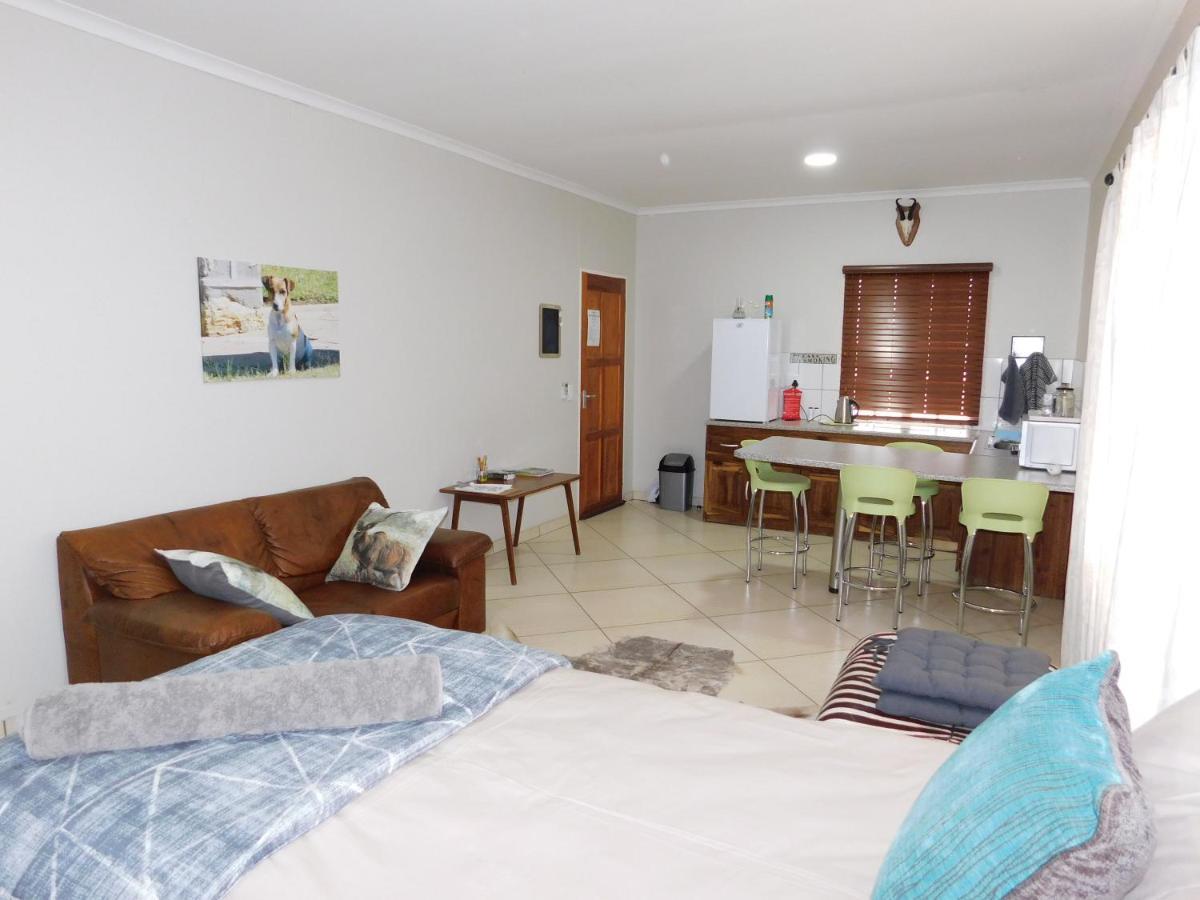 Отель Meteorite Rest Camp Grootfontein Экстерьер фото