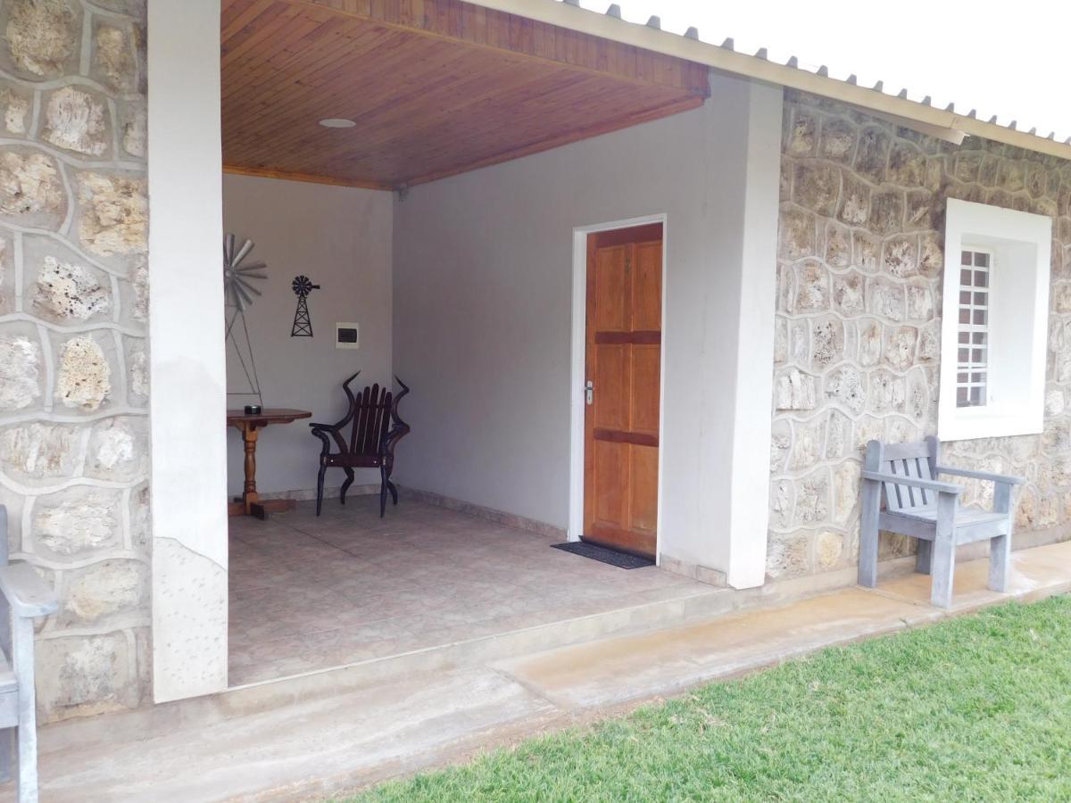 Отель Meteorite Rest Camp Grootfontein Экстерьер фото